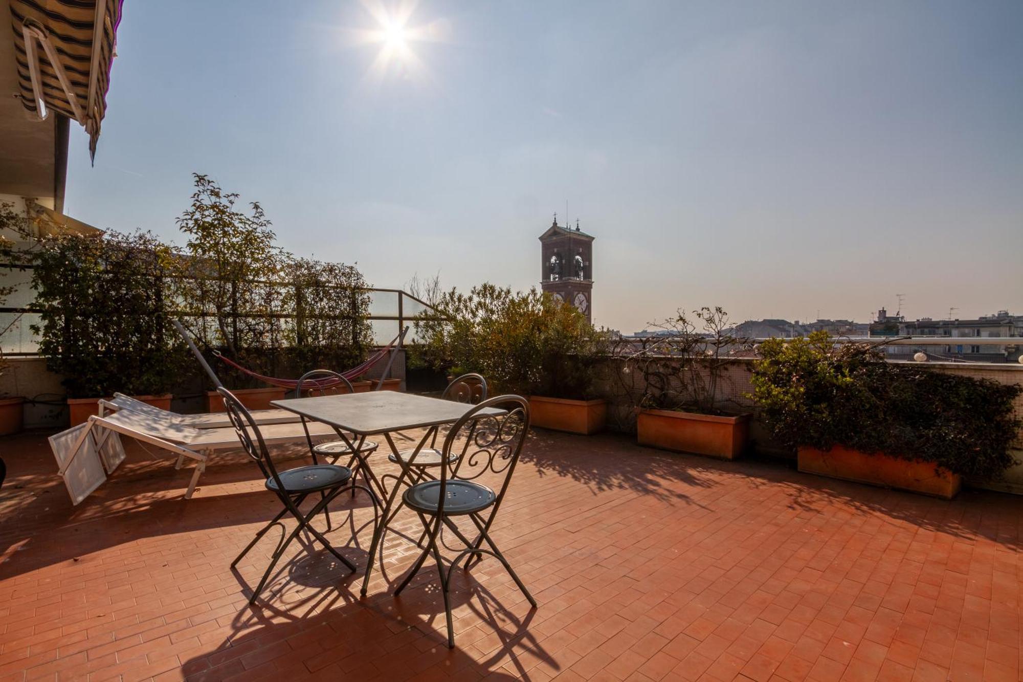 Attico Con Terrazzo Navigli Bocconi - Navigliapartments Milán Exterior foto